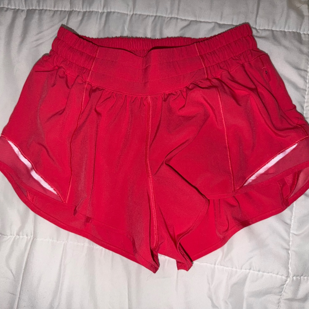 lululemon hotty hot low rise Shorts